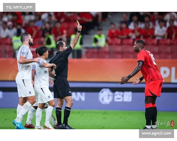 范德萨亮相海港主场 引发关注俱乐部二十周年庆活动启动 范德萨亮相海港主场 引发关注俱乐部二十周年庆活动启动